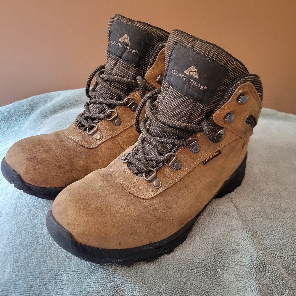 Women's Hiking Boots